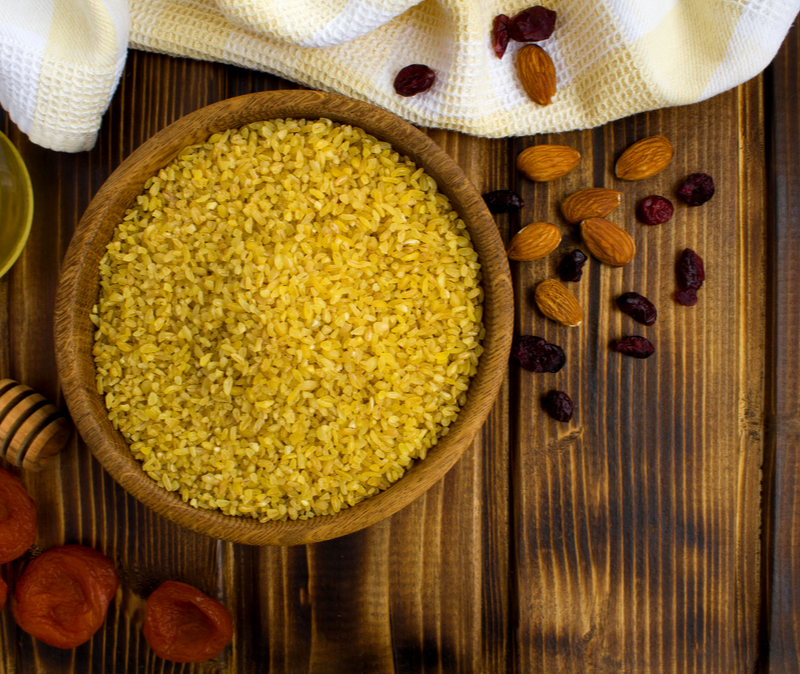 bulgur and ingredients for pilaf